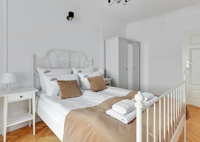 Dlugi Targ Street, Main Old Town & Riverside By Downtown Apartments